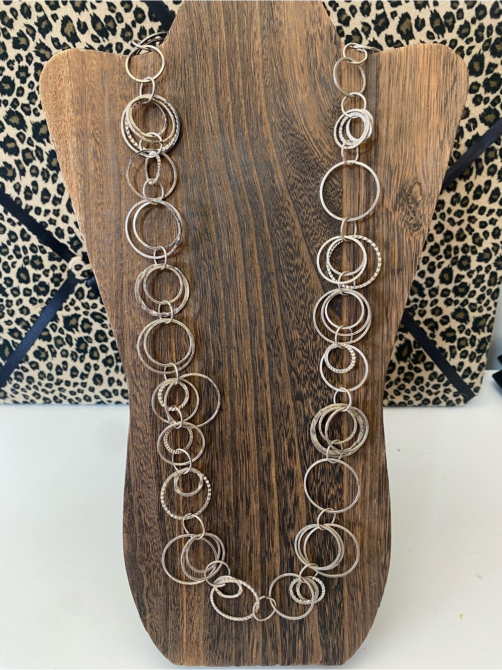 Daisy Fuentes Silver Tone Multi Circle Link Statement Necklace Rings Geometric